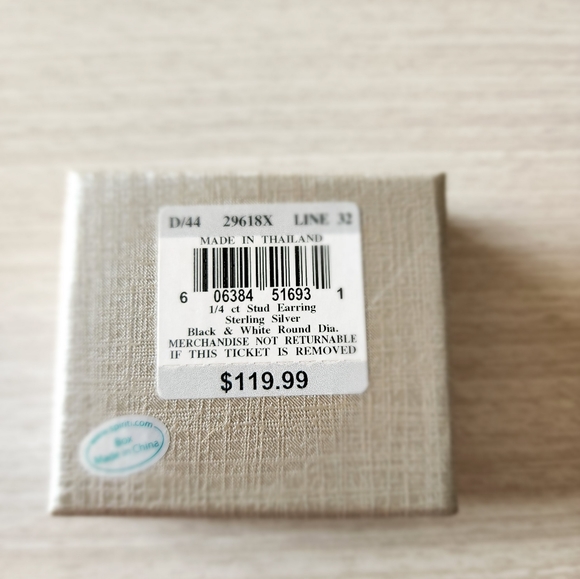 NWT Black and White Round‎ Diamond Earrings. 1/4 cttw SS - Picture 3 of 4